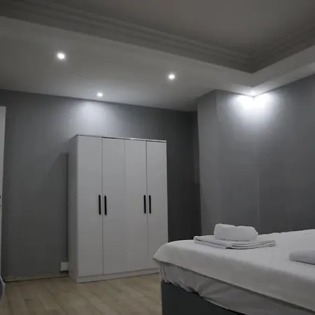 Apartment 5+1 Sisli Metro Dibi